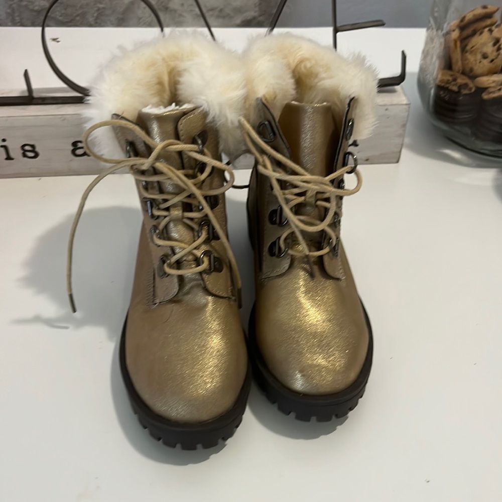 Espirit girl furry boots